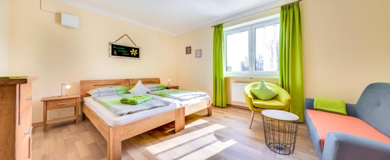 Bartlhof-Ferienwohnungen-Zimmer Бургленгенфелд Екстериор снимка