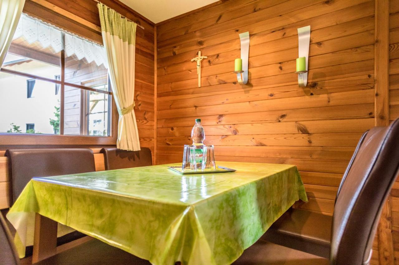 Bartlhof-Ferienwohnungen-Zimmer Бургленгенфелд Екстериор снимка