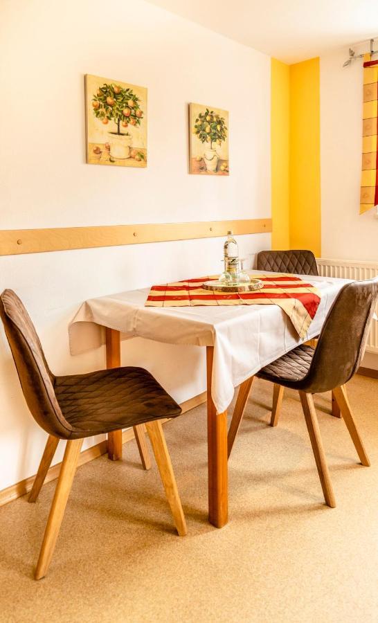Bartlhof-Ferienwohnungen-Zimmer Бургленгенфелд Екстериор снимка