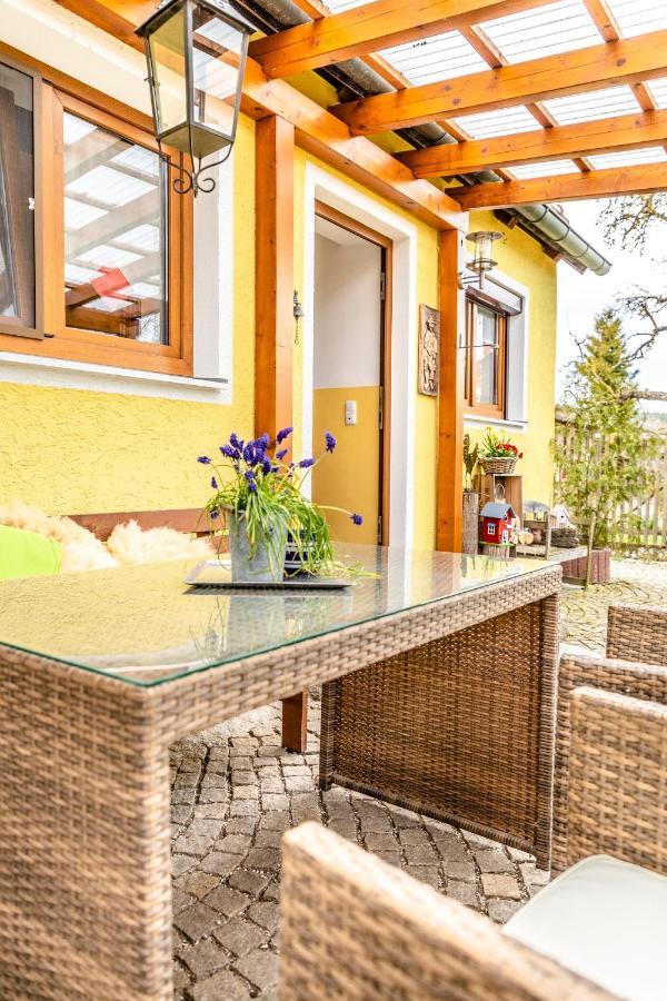 Bartlhof-Ferienwohnungen-Zimmer Бургленгенфелд Екстериор снимка