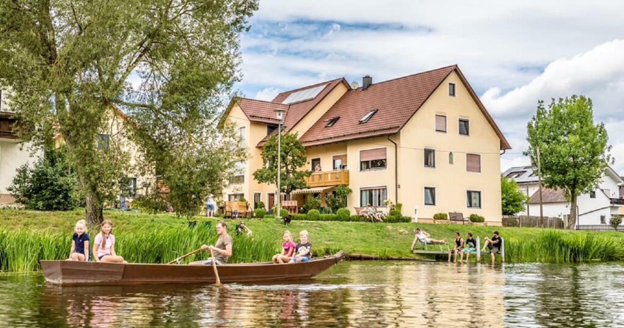 Bartlhof-Ferienwohnungen-Zimmer Бургленгенфелд Екстериор снимка