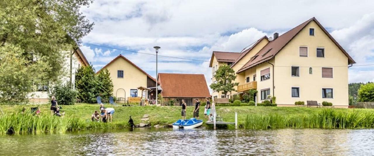 Bartlhof-Ferienwohnungen-Zimmer Бургленгенфелд Екстериор снимка