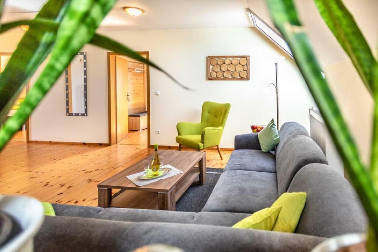 Bartlhof-Ferienwohnungen-Zimmer Бургленгенфелд Екстериор снимка