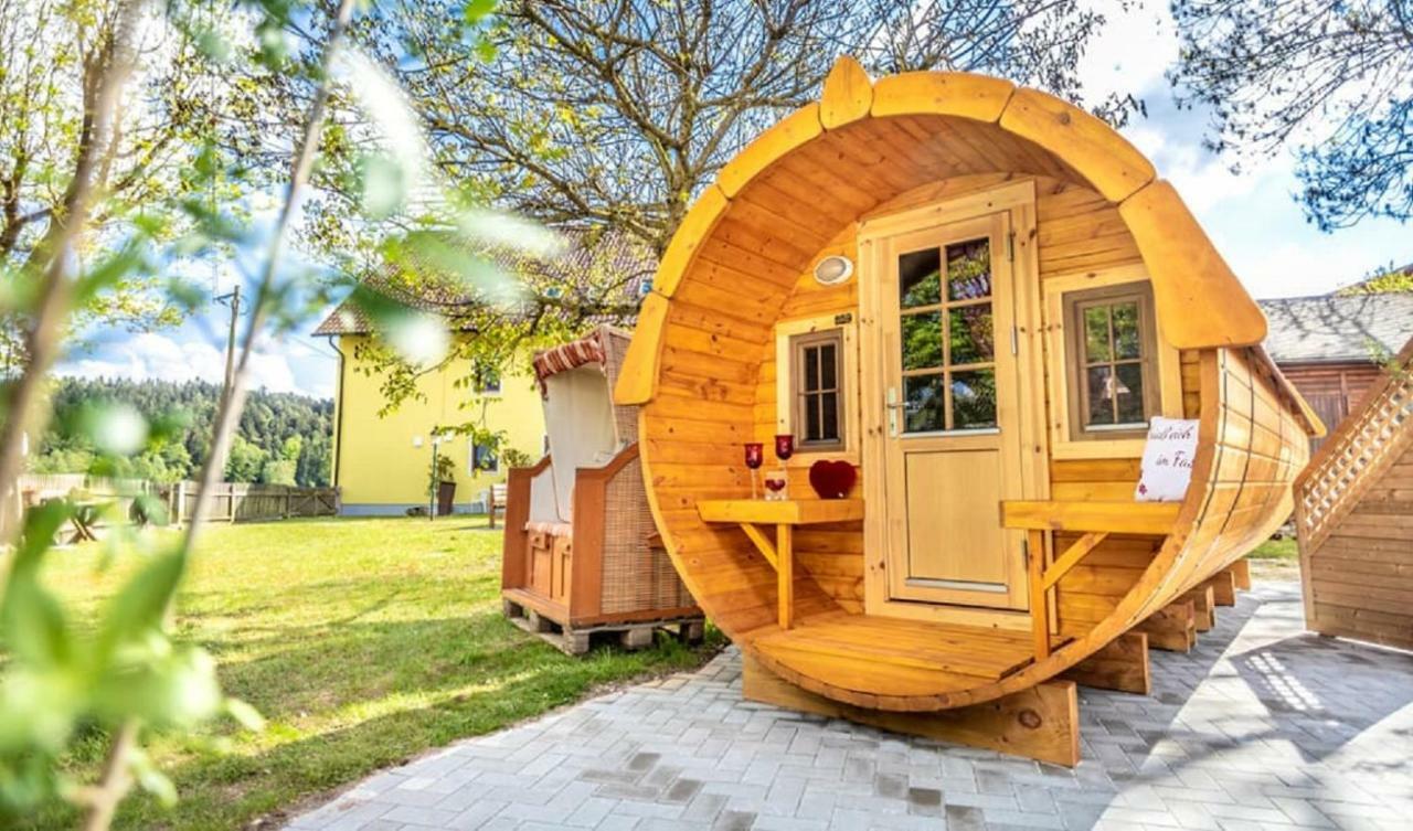 Bartlhof-Ferienwohnungen-Zimmer Бургленгенфелд Екстериор снимка